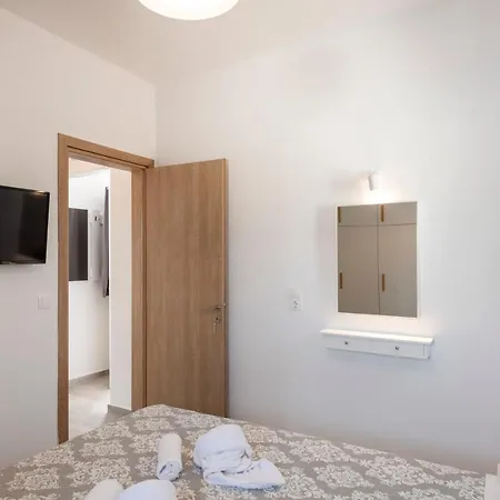 Parikia's Sunlight 2bedroom House Hébergement de vacances *